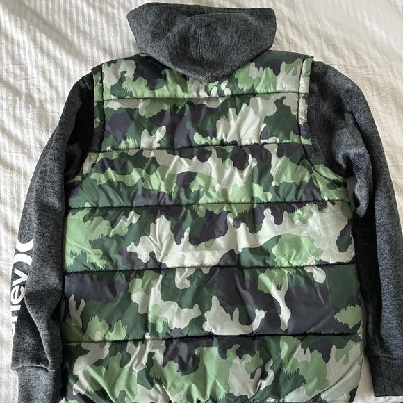 Hurley Camouflage Jacket, 12-15 years - Picture 3 of 6